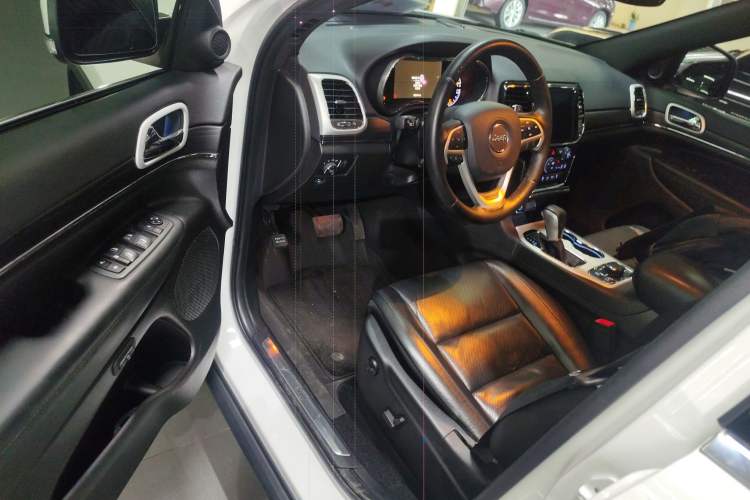 Used Jeep Grand Cherokee 2020 3.0L Elite Navigation Edition Driver Seat