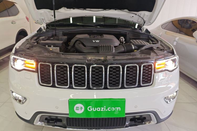 Used Jeep Grand Cherokee 2020 3.0L Professional Navigation Edition Engine Bay