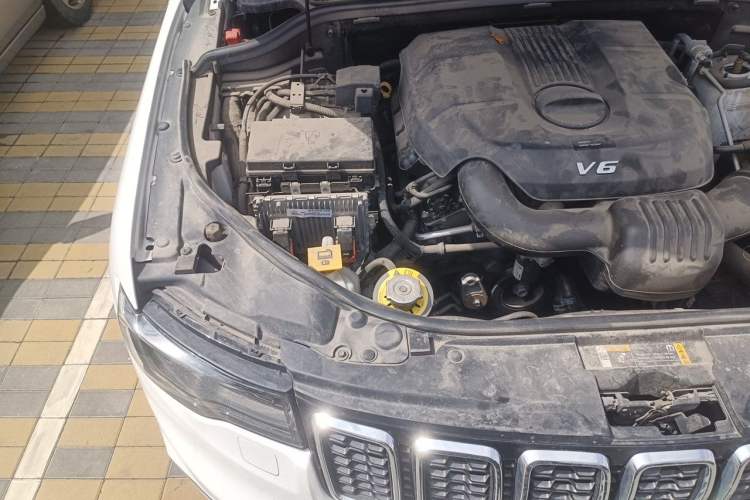 Used Jeep Grand Cherokee 2020 3.0L Elite Navigation Edition Engine Bay Right
