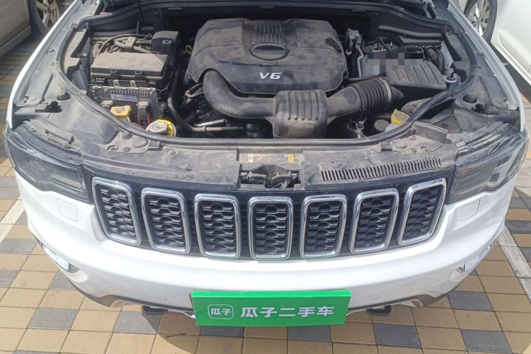 Used Jeep Grand Cherokee 2020 3.0L Elite Navigation Edition Engine Bay