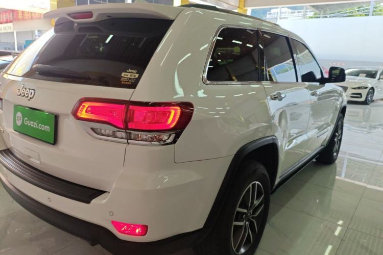 Used Jeep Grand Cherokee 2020 3.0L Professional Navigation Edition Exterior 5