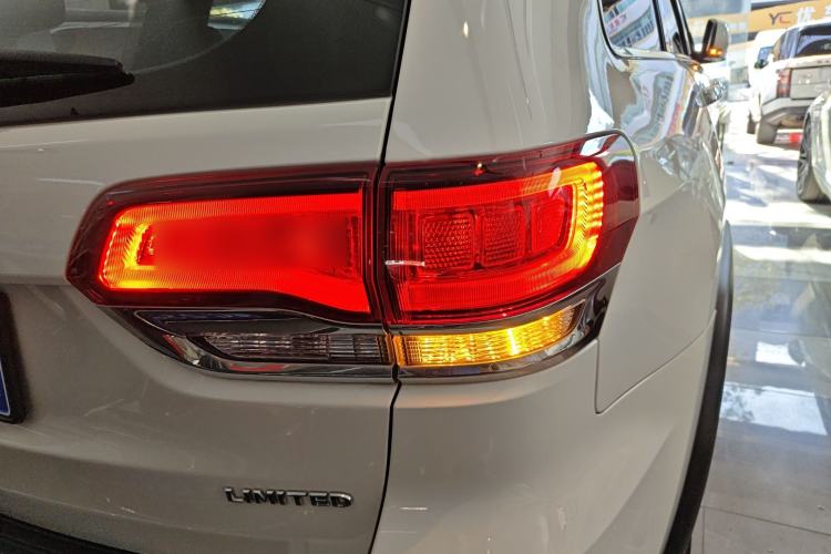 Used Jeep Grand Cherokee 2020 3.0L Elite Navigation Edition Exterior 6