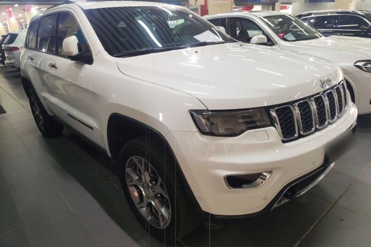 Used Jeep Grand Cherokee 2020 3.0L Elite Navigation Edition Front Right 45 Deg