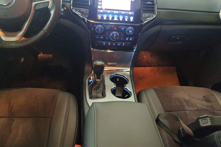 Used Jeep Grand Cherokee 2020 3.0L Professional Navigation Edition Gear Lever