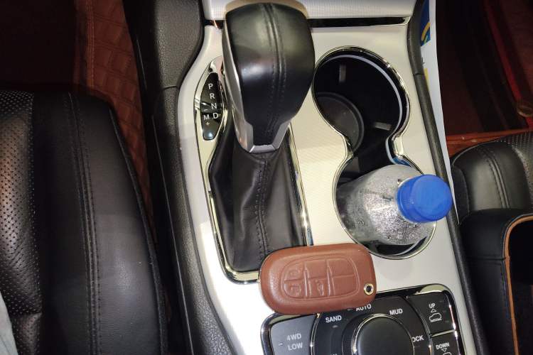 Used Jeep Grand Cherokee 2020 3.0L Elite Navigation Edition Gear Lever
