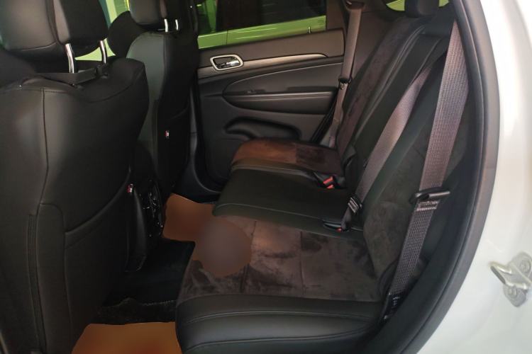 Used Jeep Grand Cherokee 2020 3.0L Professional Navigation Edition Interior 4
