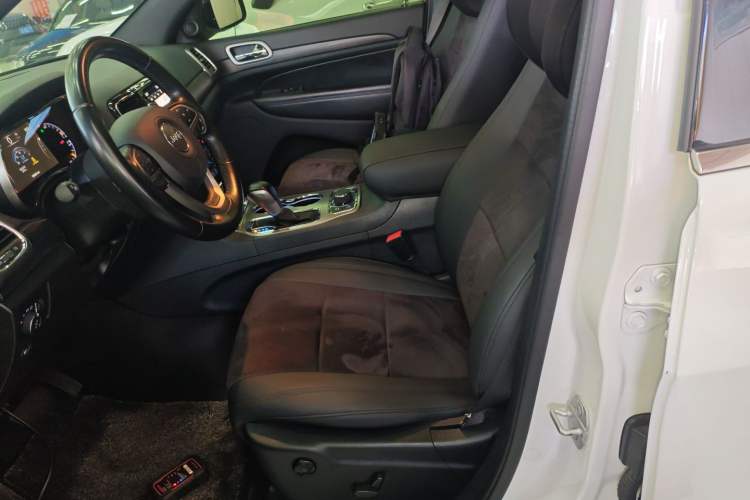 Used Jeep Grand Cherokee 2020 3.0L Professional Navigation Edition Left Front Seat