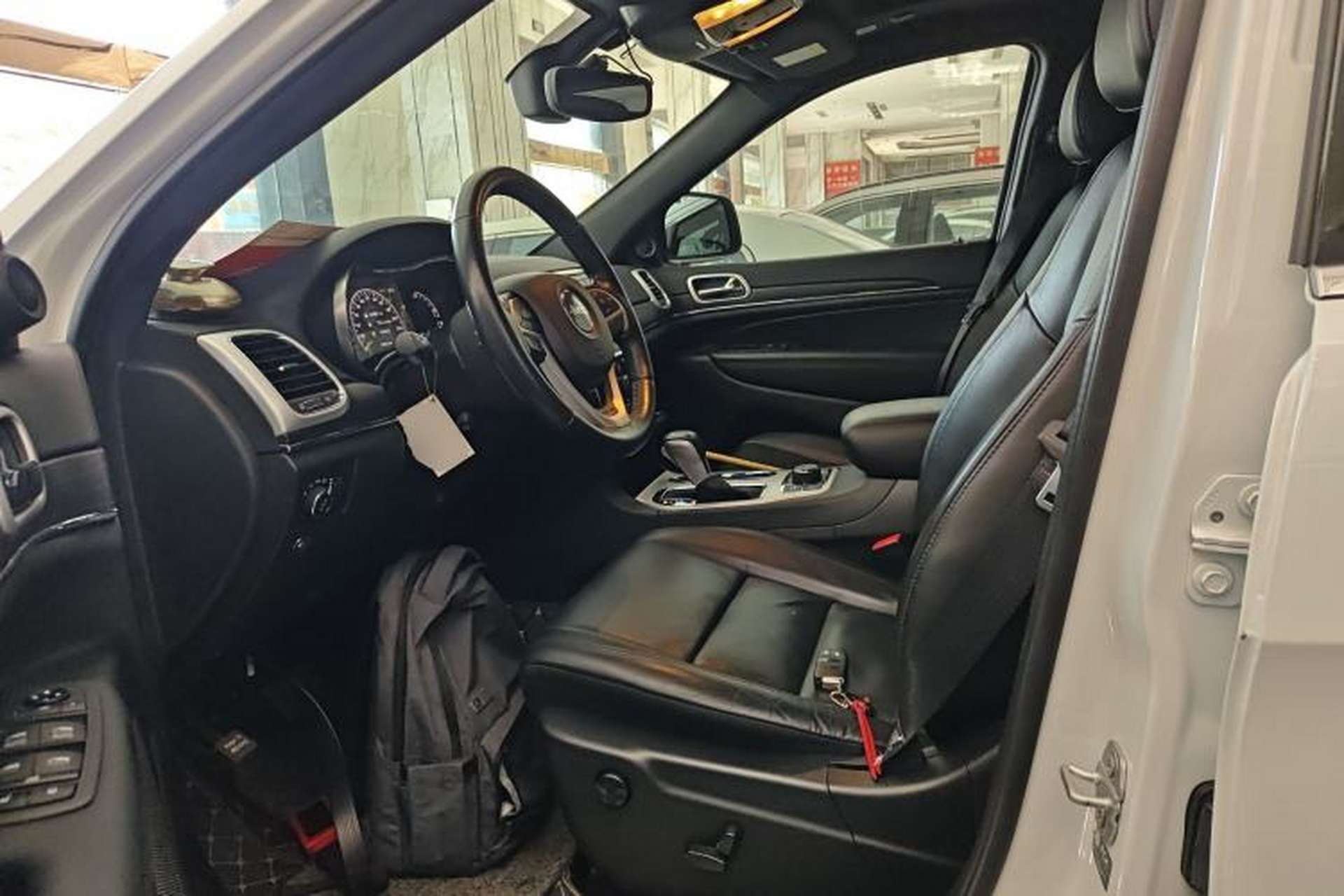 Used Jeep Grand Cherokee 2020 3.0L Elite Navigation Edition Left Front Seat