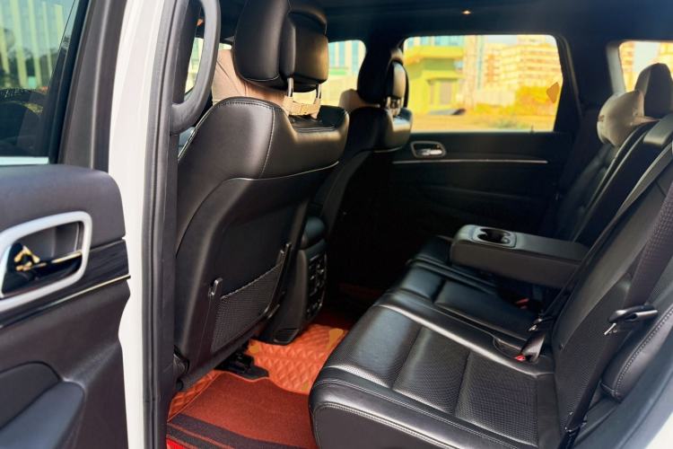 Used Jeep Grand Cherokee 2020 3.0L Elite Navigation Edition Left Rear Seat