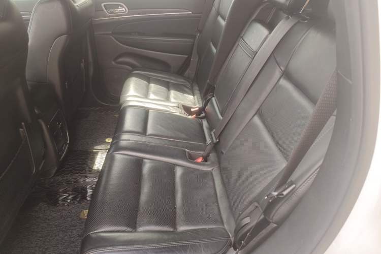 Used Jeep Grand Cherokee 2020 3.0L Elite Navigation Edition Left Rear Seat