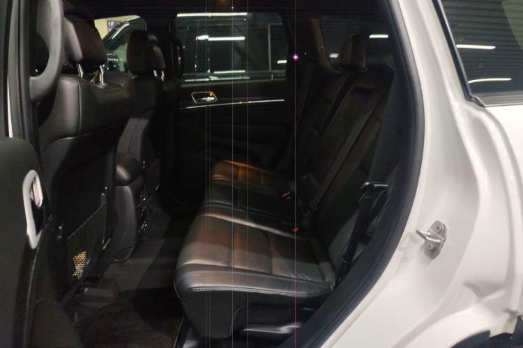 Used Jeep Grand Cherokee 2020 3.0L Elite Navigation Edition Left Rear Seat