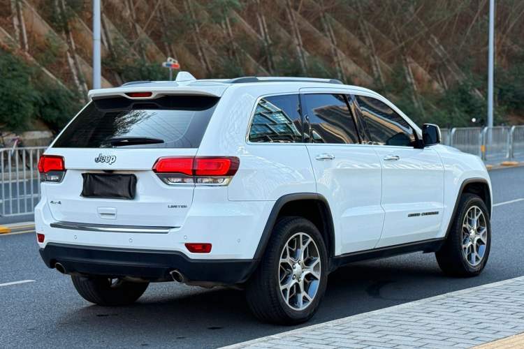 Used Jeep Grand Cherokee 2020 3.0L Elite Navigation Edition Rear Right 45 Deg