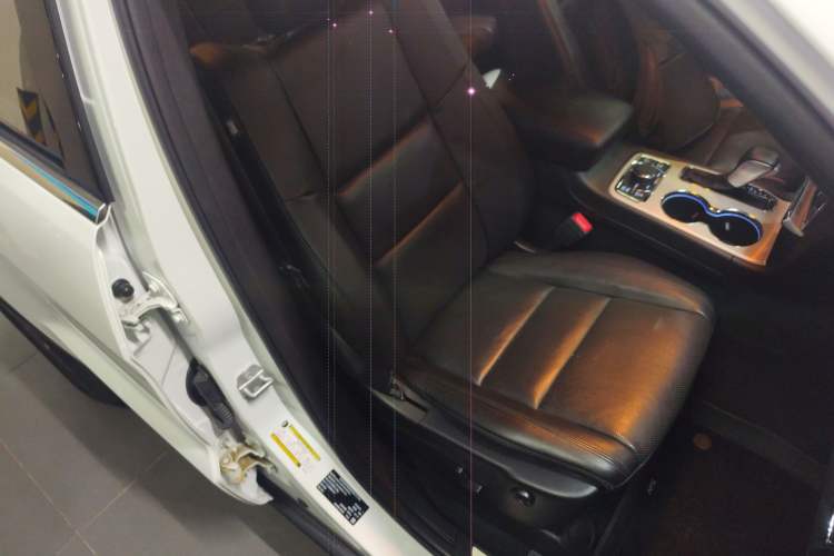 Used Jeep Grand Cherokee 2020 3.0L Elite Navigation Edition Right Front Seat
