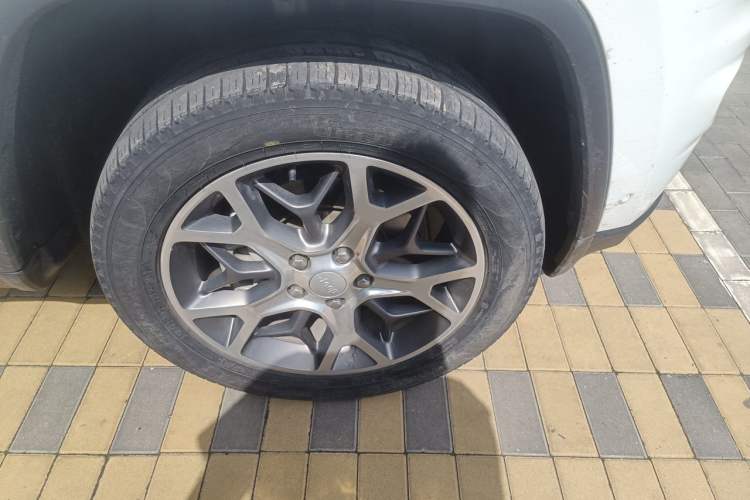 Used Jeep Grand Cherokee 2020 3.0L Elite Navigation Edition Right Front Wheel Hub