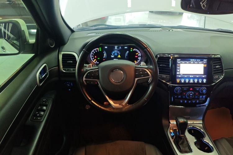 Used Jeep Grand Cherokee 2020 3.0L Professional Navigation Edition Steering Wheel