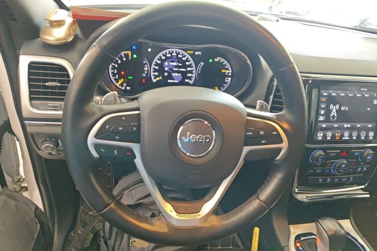 Used Jeep Grand Cherokee 2020 3.0L Elite Navigation Edition Steering Wheel