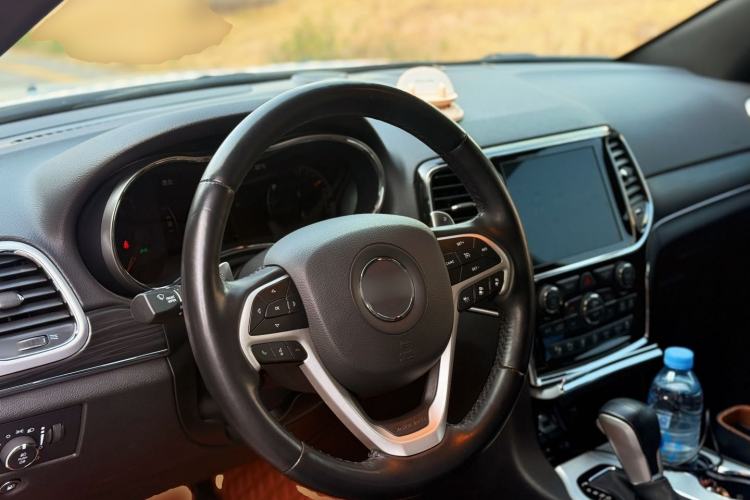 Used Jeep Grand Cherokee 2020 3.0L Elite Navigation Edition Steering Wheel
