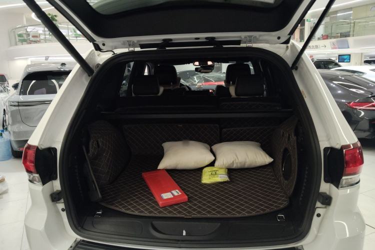 Used Jeep Grand Cherokee 2020 3.0L Elite Navigation Edition Trunk