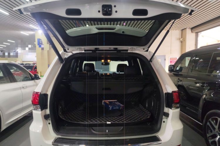 Used Jeep Grand Cherokee 2020 3.0L Elite Navigation Edition Trunk