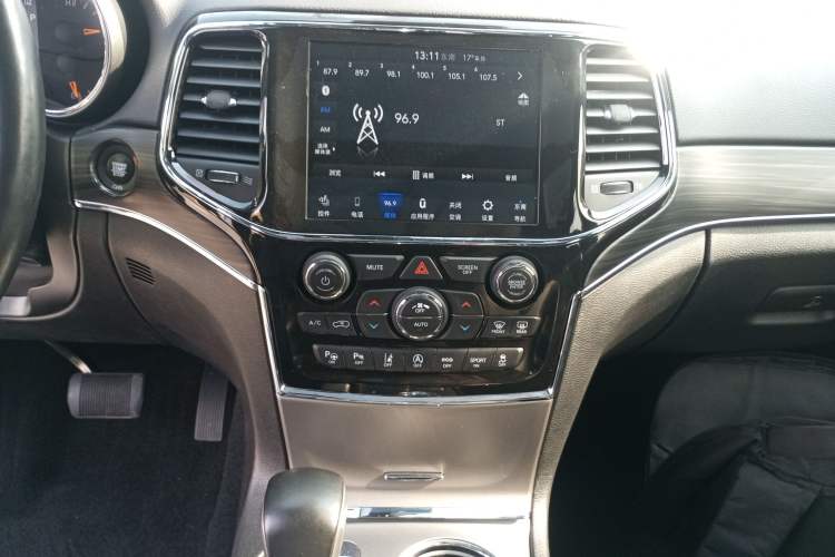 Used Jeep Grand Cherokee 2021 3.0L 80th Anniversary Edition Audio And AC Panel