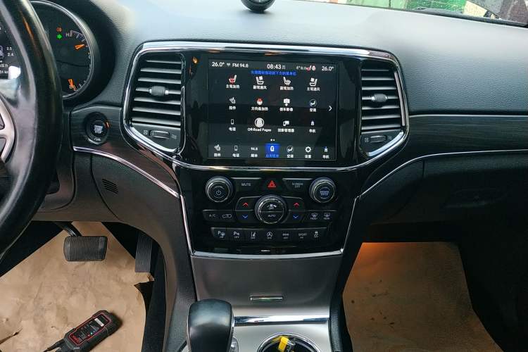 Used Jeep Grand Cherokee 2021 3.0L 80th Anniversary Edition Audio And AC Panel