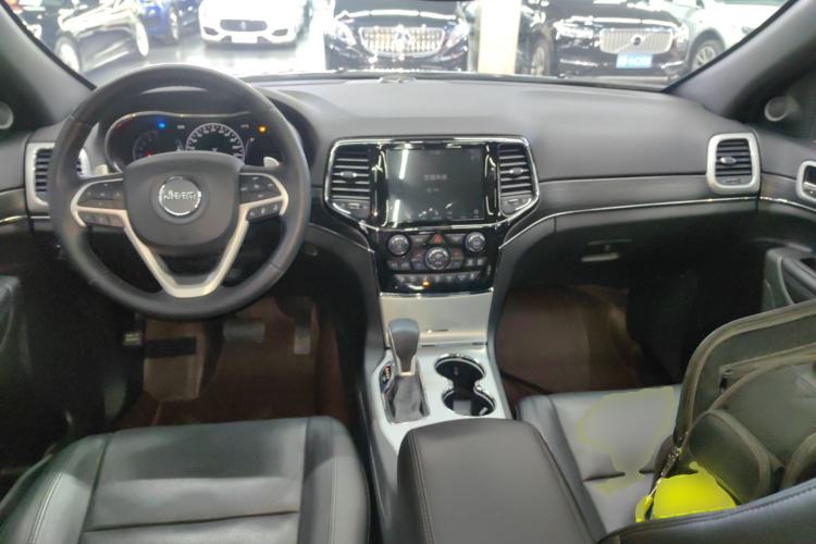 Used Jeep Grand Cherokee 2021 3.0L 80th Anniversary Edition Center Console