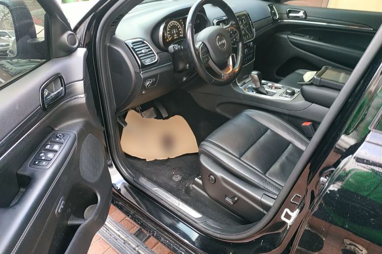 Used Jeep Grand Cherokee 2021 3.0L 80th Anniversary Edition Driver Seat