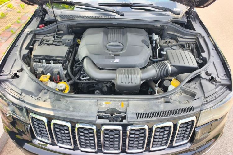 Used Jeep Grand Cherokee 2021 3.0L 80th Anniversary Edition Engine Bay