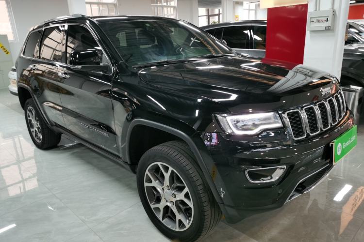 Used Jeep Grand Cherokee 2021 3.0L 80th Anniversary Edition Exterior 2