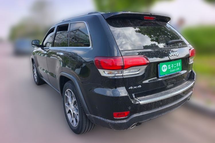 Used Jeep Grand Cherokee 2021 3.0L 80th Anniversary Edition Exterior 3