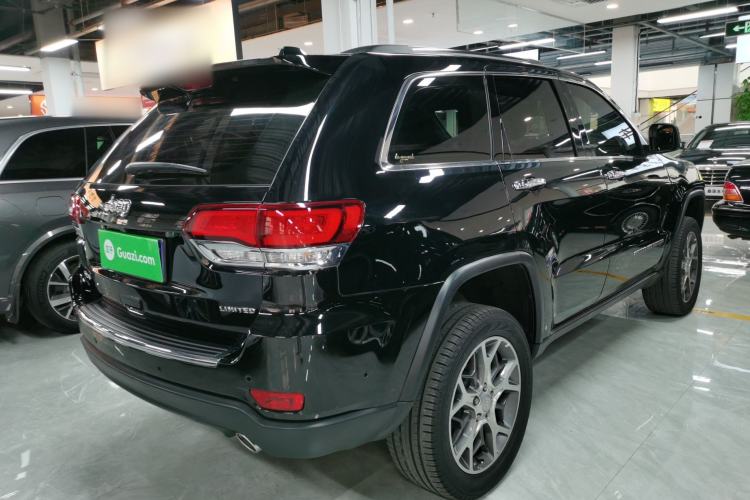 Used Jeep Grand Cherokee 2021 3.0L 80th Anniversary Edition Exterior 5