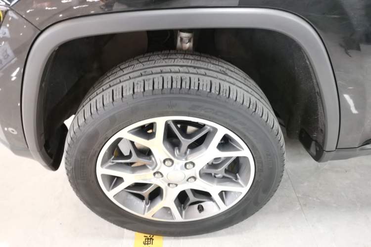 Used Jeep Grand Cherokee 2021 3.0L 80th Anniversary Edition Exterior 7