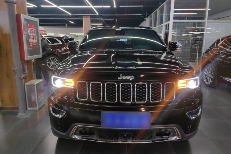 Used Jeep Grand Cherokee 2021 3.0L 80th Anniversary Edition Front
