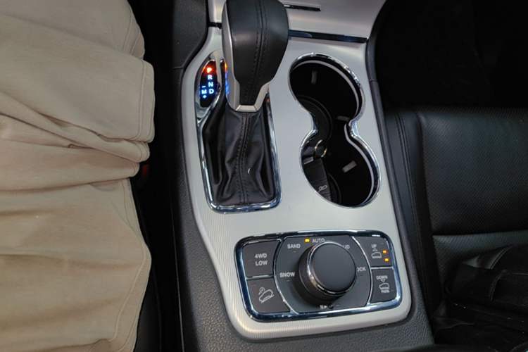 Used Jeep Grand Cherokee 2021 3.0L 80th Anniversary Edition Gear Lever