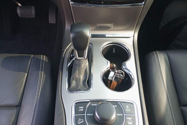 Used Jeep Grand Cherokee 2021 3.0L 80th Anniversary Edition Gear Lever