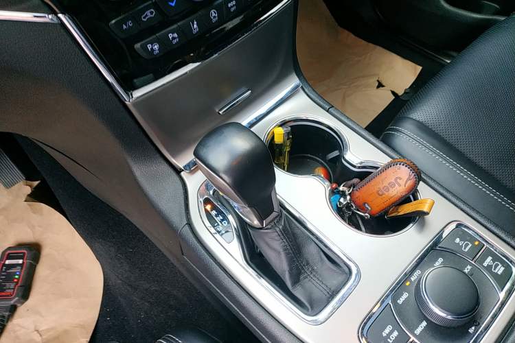 Used Jeep Grand Cherokee 2021 3.0L 80th Anniversary Edition Gear Lever