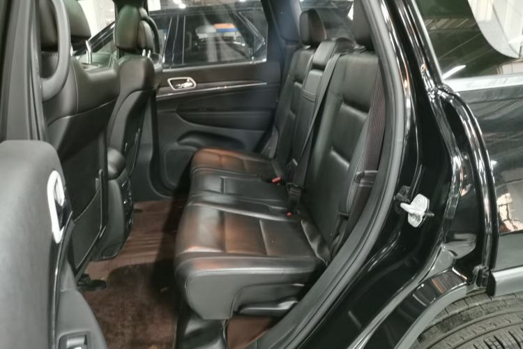 Used Jeep Grand Cherokee 2021 3.0L 80th Anniversary Edition Interior 4