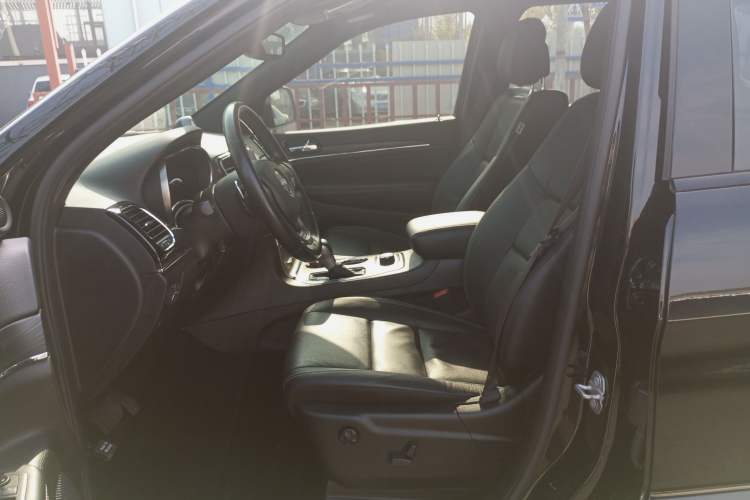 Used Jeep Grand Cherokee 2021 3.0L 80th Anniversary Edition Left Front Seat