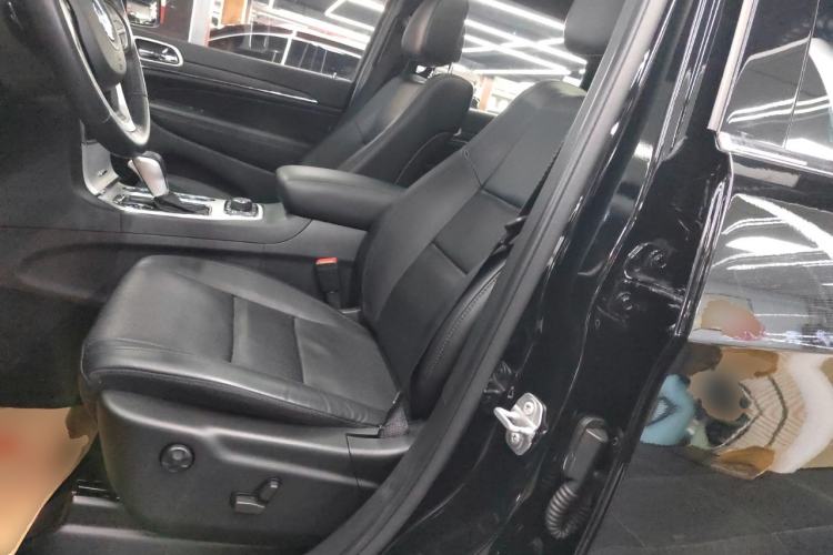 Used Jeep Grand Cherokee 2021 3.0L 80th Anniversary Edition Left Front Seat