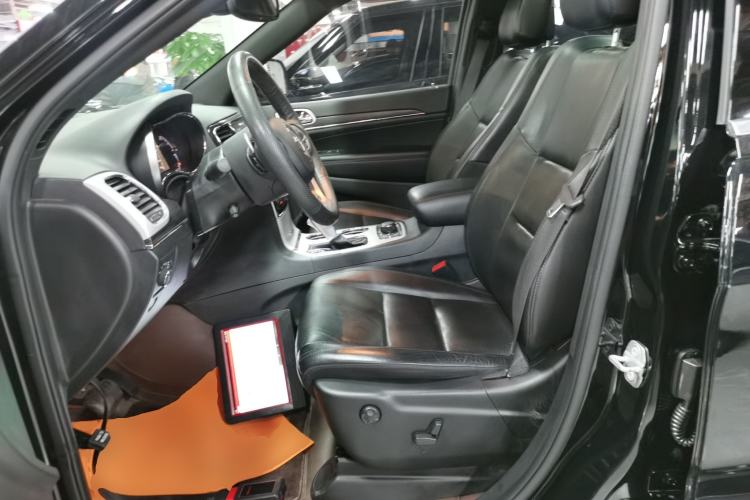 Used Jeep Grand Cherokee 2021 3.0L 80th Anniversary Edition Left Front Seat
