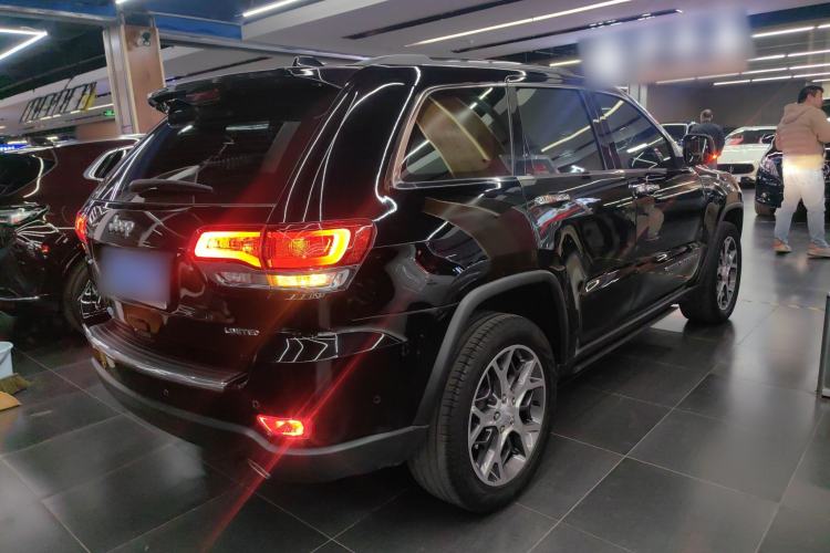 Used Jeep Grand Cherokee 2021 3.0L 80th Anniversary Edition Rear Right 45 Deg