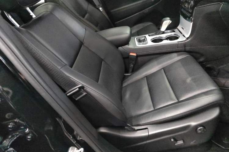 Used Jeep Grand Cherokee 2021 3.0L 80th Anniversary Edition Right Front Seat