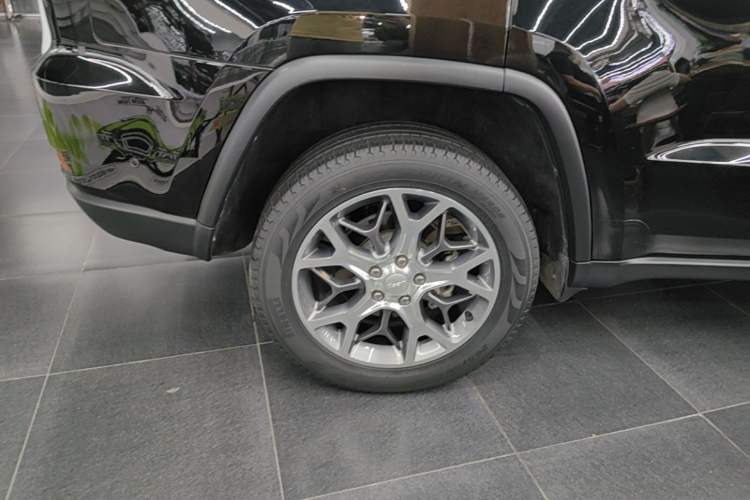 Used Jeep Grand Cherokee 2021 3.0L 80th Anniversary Edition Right Rear Wheel Hub