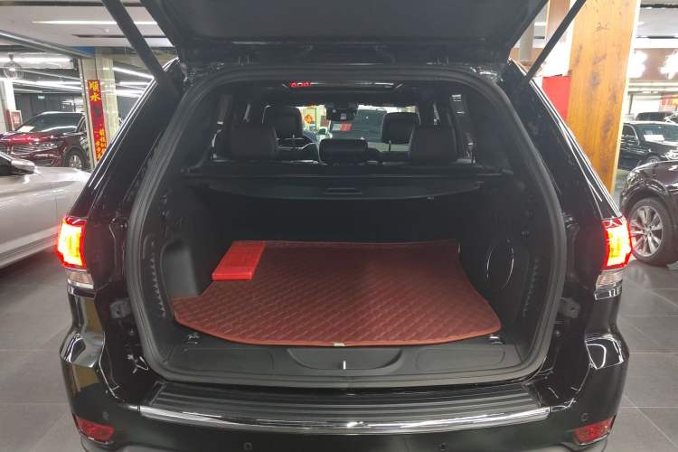 Used Jeep Grand Cherokee 2021 3.0L 80th Anniversary Edition Trunk