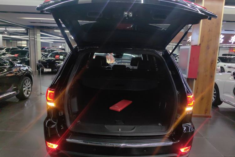 Used Jeep Grand Cherokee 2021 3.0L 80th Anniversary Edition Trunk