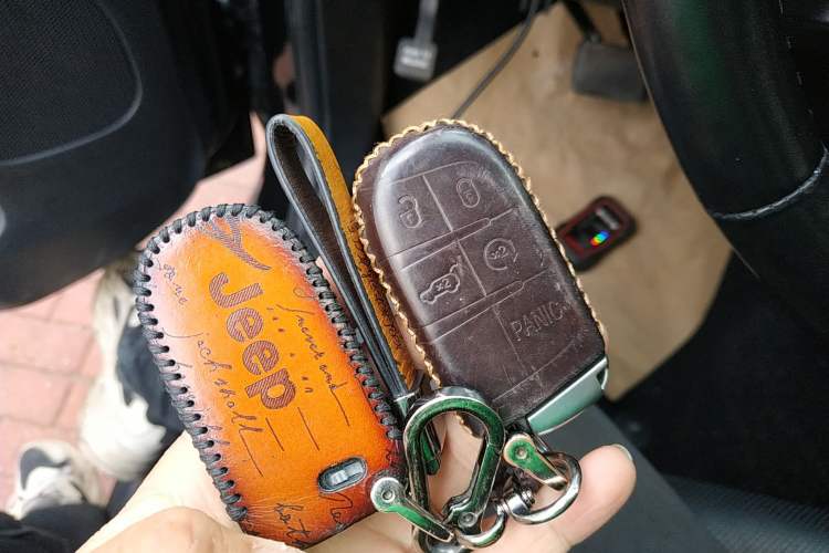 Used Jeep Grand Cherokee 2021 3.0L 80th Anniversary Edition Vehicle Key