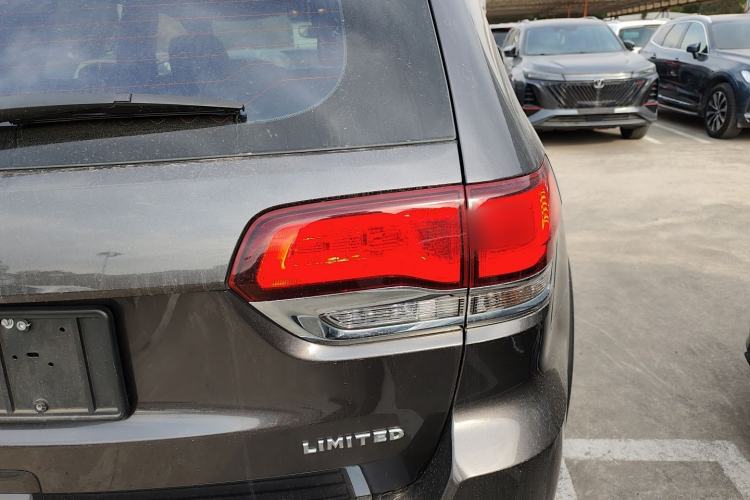 Used Jeep Grand Cherokee 2021 3.0L 80th Anniversary Edition Exterior 6