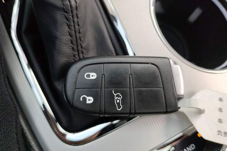 Used Jeep Grand Cherokee 2021 3.0L 80th Anniversary Edition Interior 1