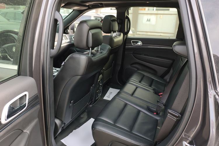 Used Jeep Grand Cherokee 2021 3.0L 80th Anniversary Edition Interior 4