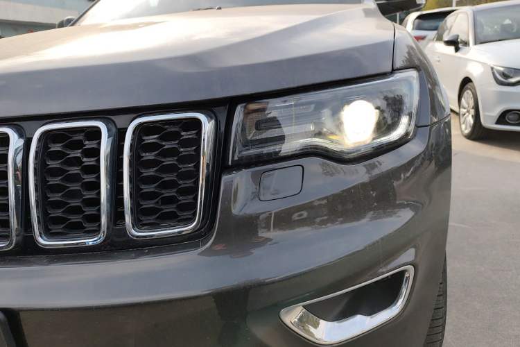 Used Jeep Grand Cherokee 2021 3.0L 80th Anniversary Edition Left Front Headlight